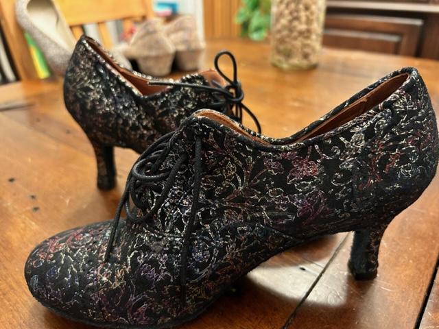 Pimoncita Practice Shoes (Available Sizes: 35, 37)